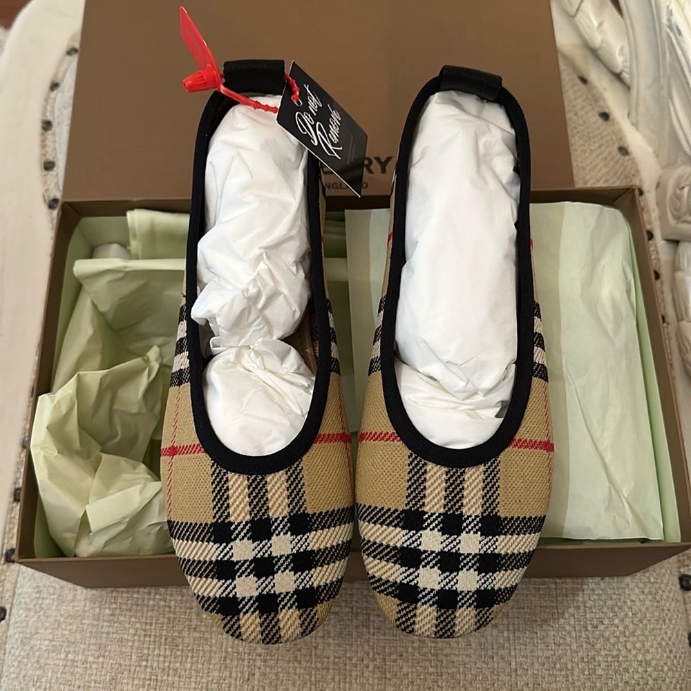 Burberry vintage check ballet flats size 6.5